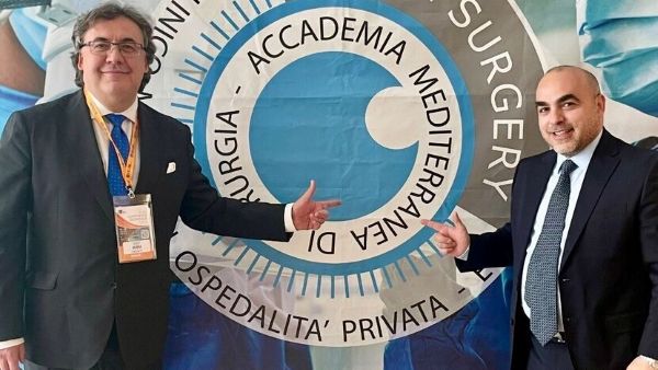 Profesor Robert Rejdak (z lewej) z prof. Mario Toro z Kliniki Okulistyki w Neapolu (z prawej)