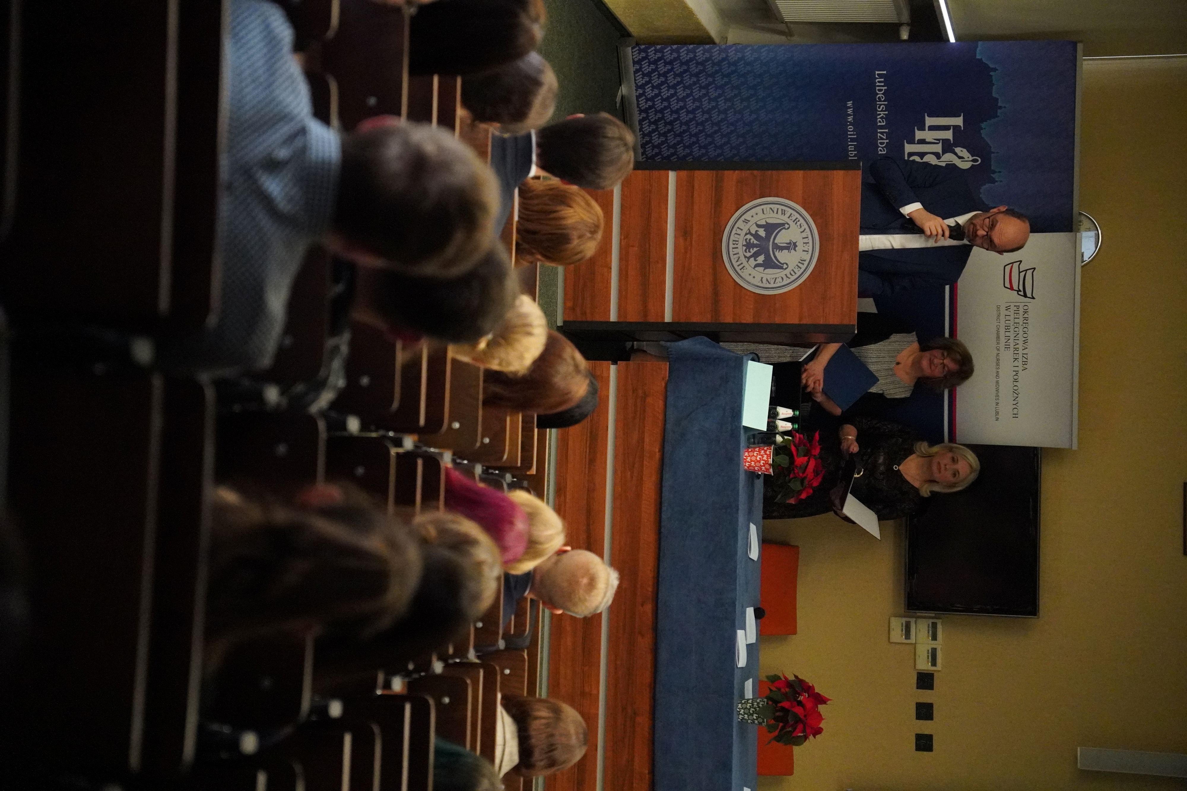 prof. Wysokiński Pacian i Bednarek przy mównicy