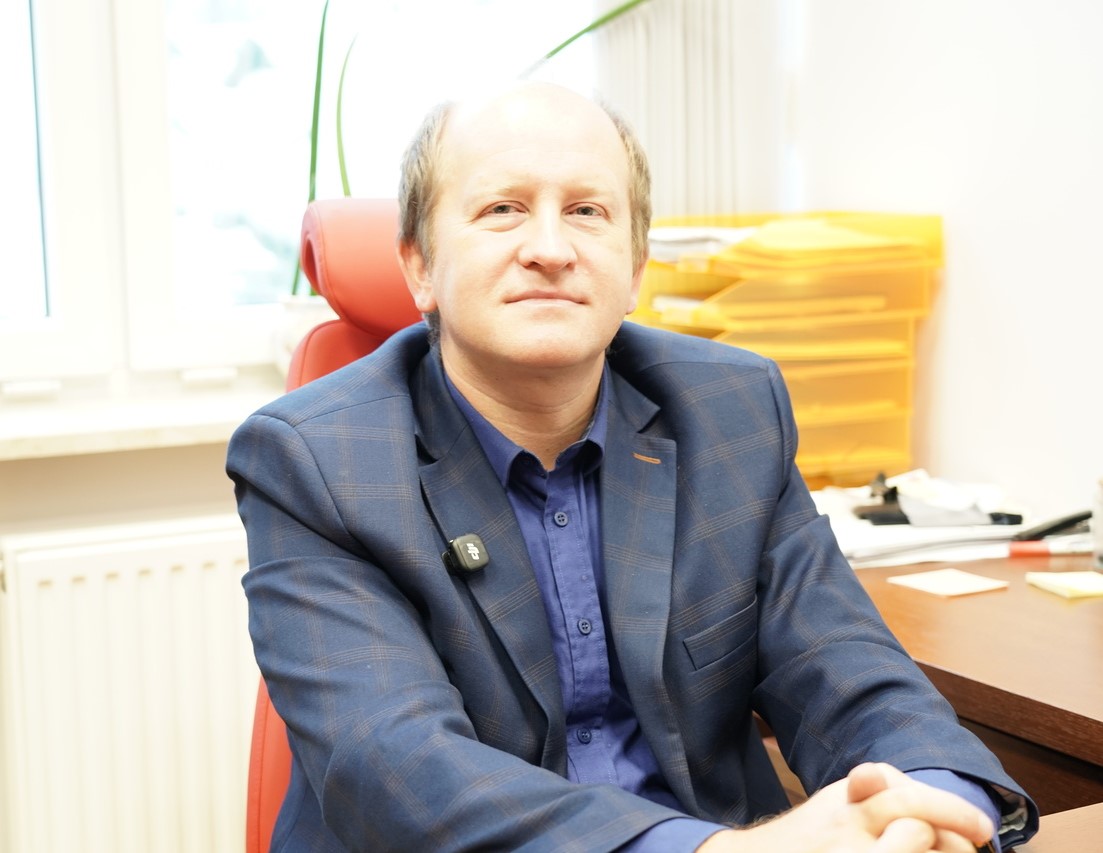 Prof. dr hab. n. med. i n. o zdr. Wojciech Koch, Kierownik Zakładu Żywności i Żywienia Katedry Dietetyki i Bioanalityki.