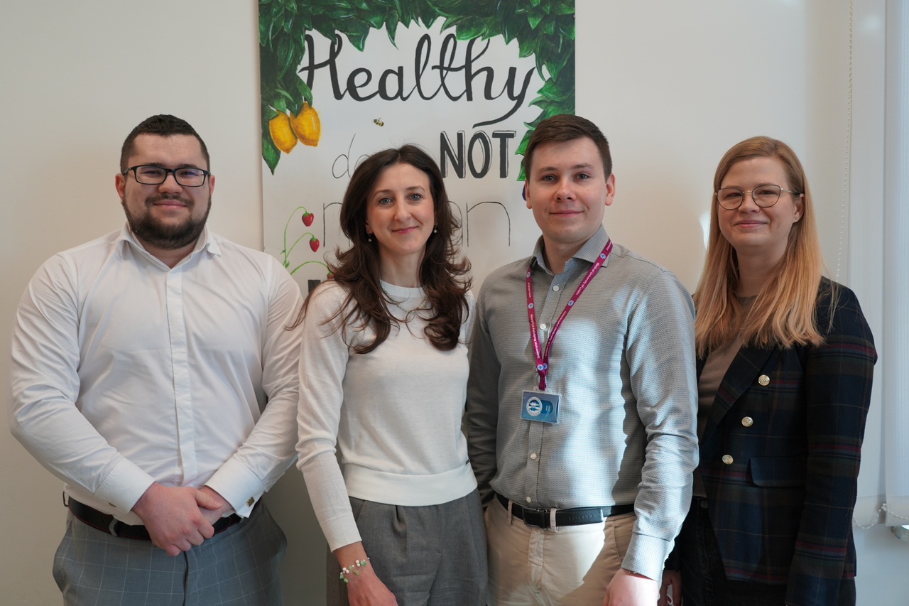 Od lewej strony dietetycy; Łukasz Siłka, Agata Przytuła, Adam Grdeń i Karolina Szczygieł 