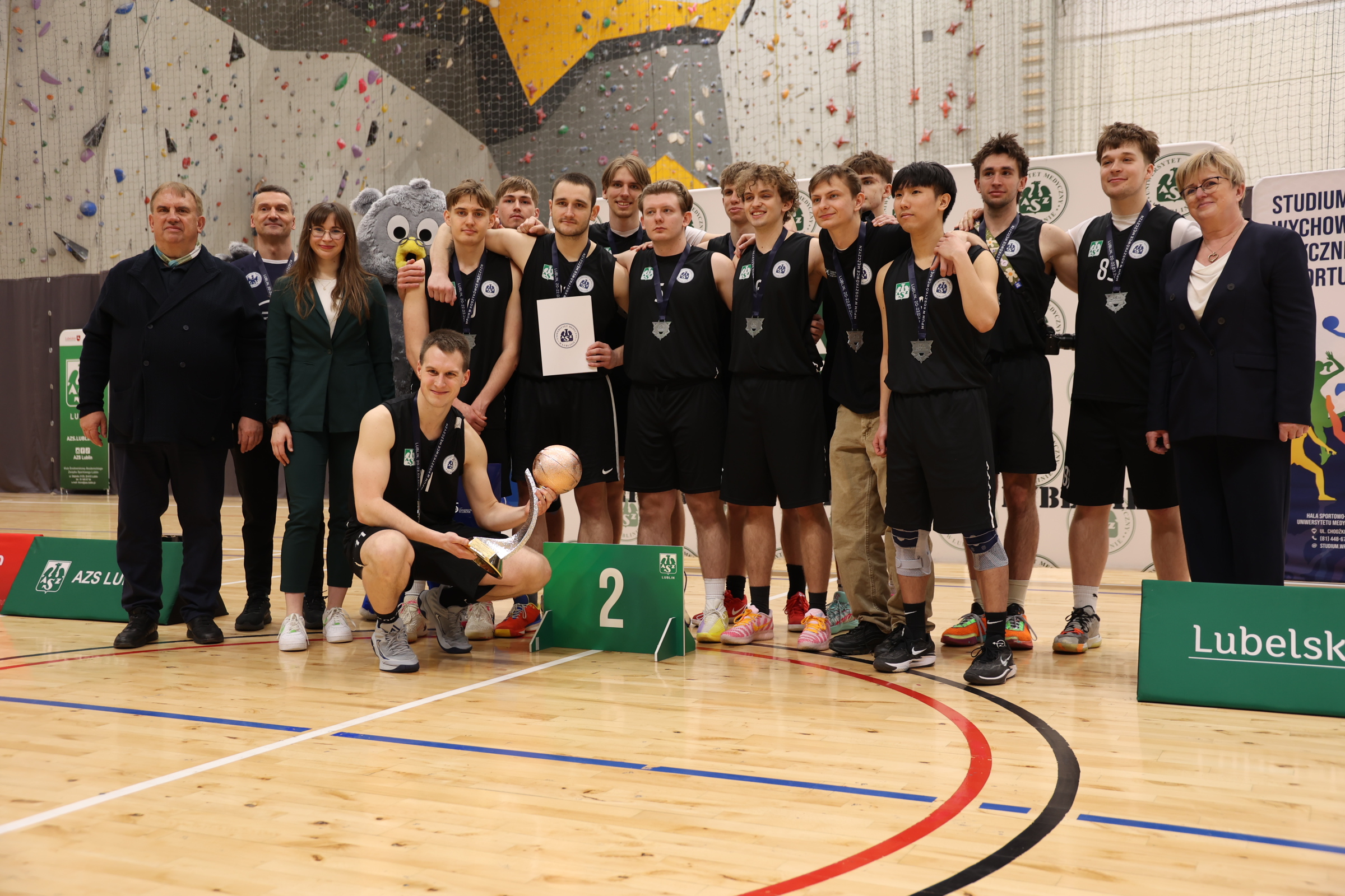 Drużyna AZS UM LUBLIN ze srebrnymi medalami
