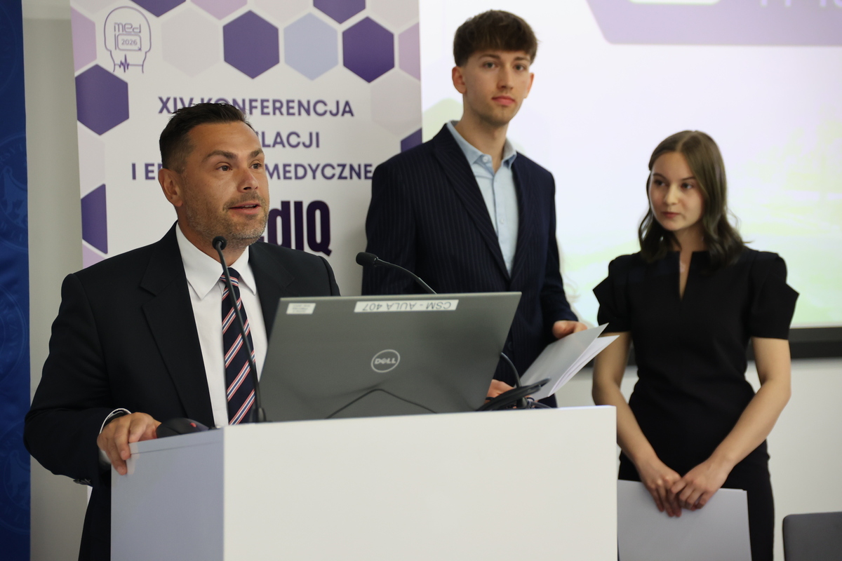 prof. Torres przemawiający na otwarciu konferencji MedIQ